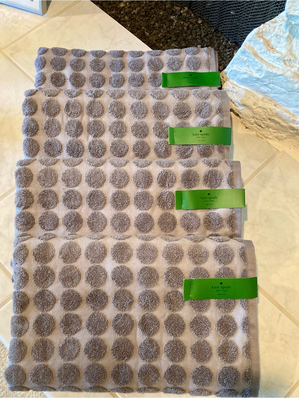 NEW kate spade New York Gray Dot Bath Towel - Set of 4